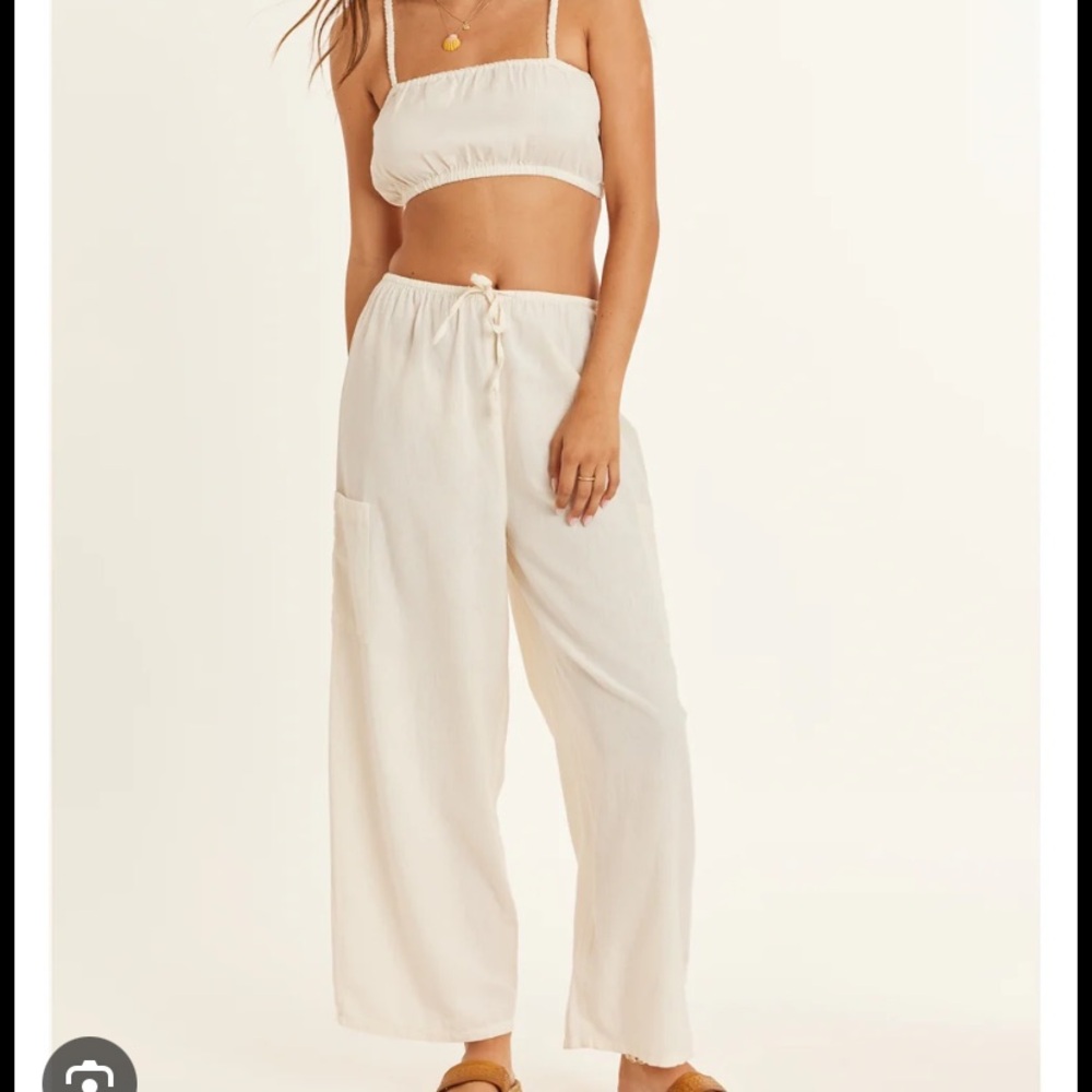 Women’s linen/ cotton pants . Lightweight. Summer pants